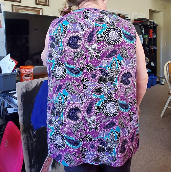 Plus Size Colorful dressy, paisley pattpattern top - Picture 3 of 6